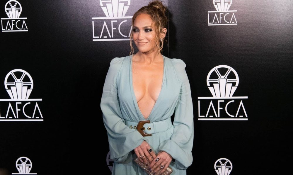Jennifer Lopez bagged the Los Angeles Film Critics Association Awards this year!